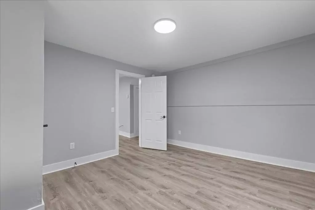 43 Willow ST, Burlington, VT | Newly Updated 3 Bedroom Apartment | June 2027