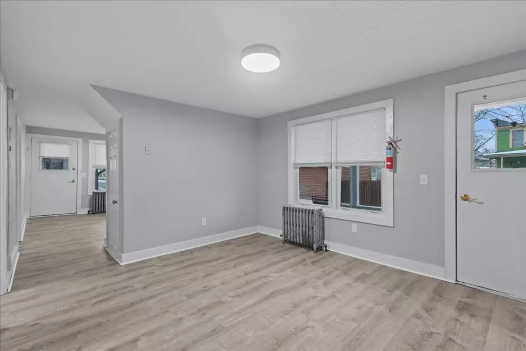 43 Willow ST, Burlington, VT | Newly Updated 3 Bedroom Apartment | June 2027