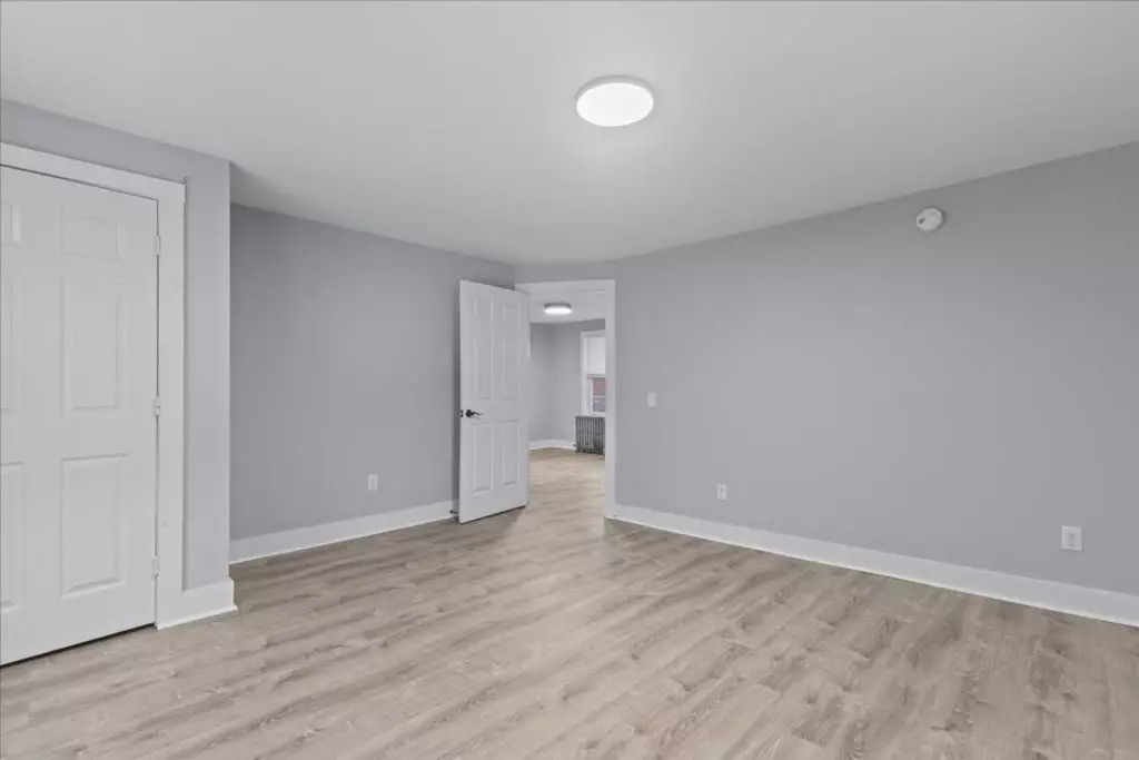 43 Willow ST, Burlington, VT | Newly Updated 3 Bedroom Apartment | June 2027