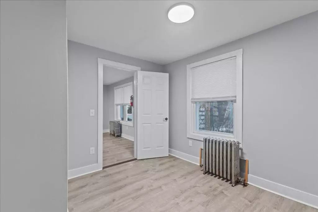 43 Willow ST, Burlington, VT | Newly Updated 3 Bedroom Apartment | June 2027