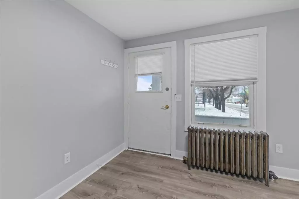 43 Willow ST, Burlington, VT | Newly Updated 3 Bedroom Apartment | June 2027
