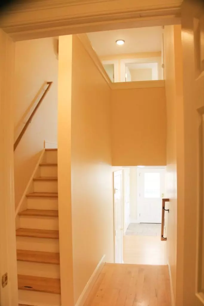 AVAILABLE JUNE 1, 2027 – Spacious 3-Bedroom Downtown Burlington Apartment Near UVM & Champlain College Campus with Washer/Dryer