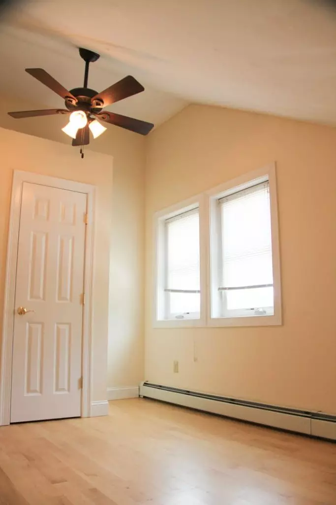 AVAILABLE JUNE 1, 2027 – Spacious 3-Bedroom Downtown Burlington Apartment Near UVM & Champlain College Campus with Washer/Dryer