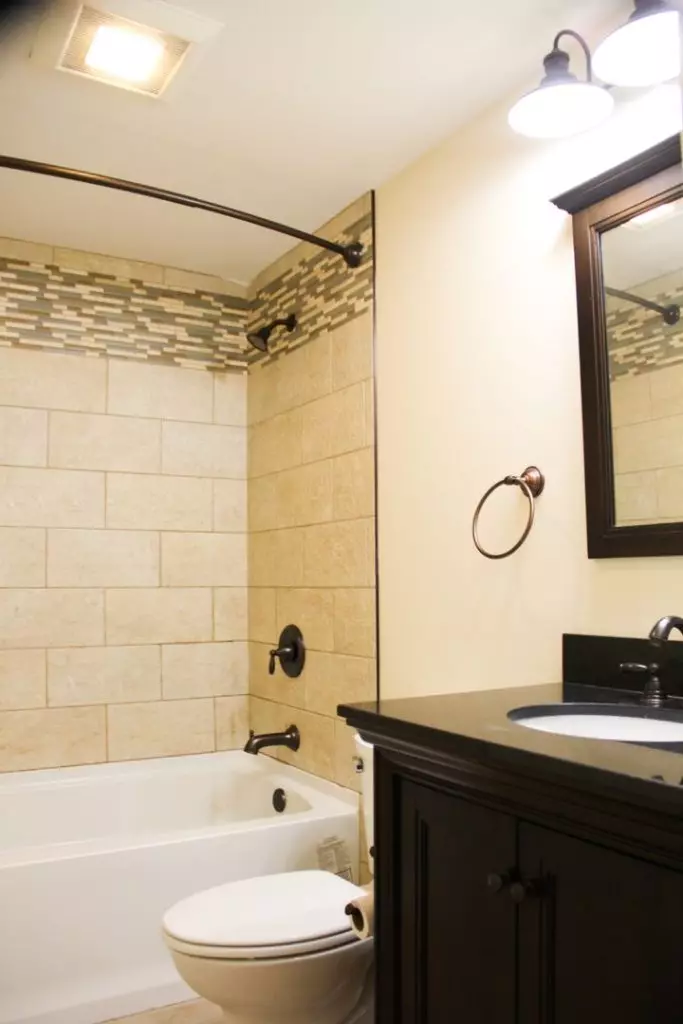 AVAILABLE JUNE 1, 2027 – Spacious 3-Bedroom Downtown Burlington Apartment Near UVM & Champlain College Campus with Washer/Dryer