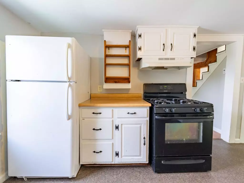 79 1/2 Chase St, Burlington, VT | 3 Bedroom Apartment Near UVM & Winooski | June 2027