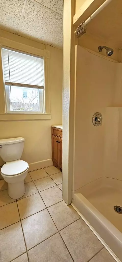 1 Bedroom with Parking, 10 Grant Street Burlington – June 1st, 2026