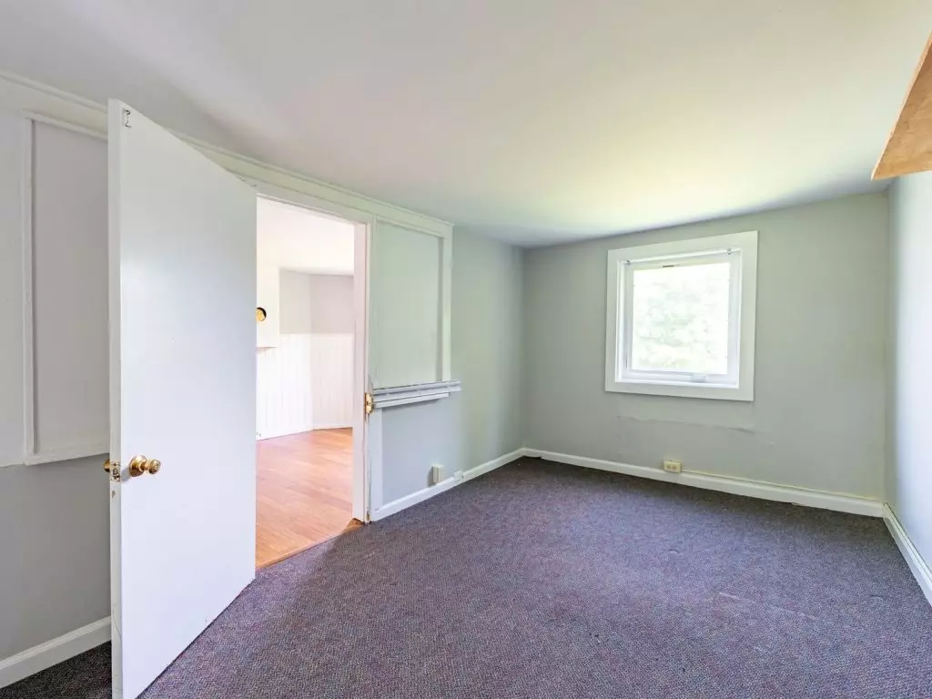 79 1/2 Chase St, Burlington, VT | 3 Bedroom Apartment Near UVM & Winooski | June 2027
