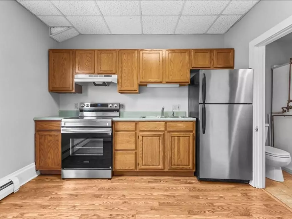STUDIO APARTMENT – Burlington, VT AVAILABLE October 10th, 2026