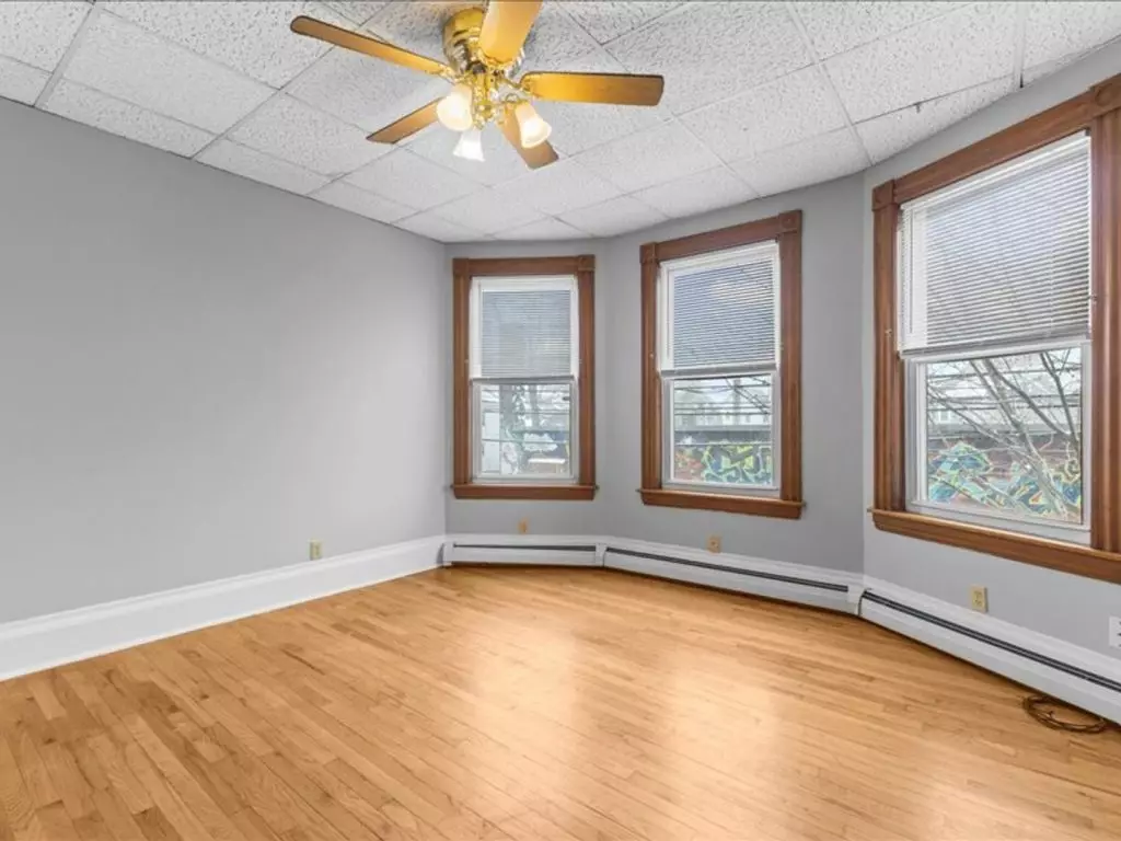 STUDIO APARTMENT – Burlington, VT AVAILABLE October 10th, 2026