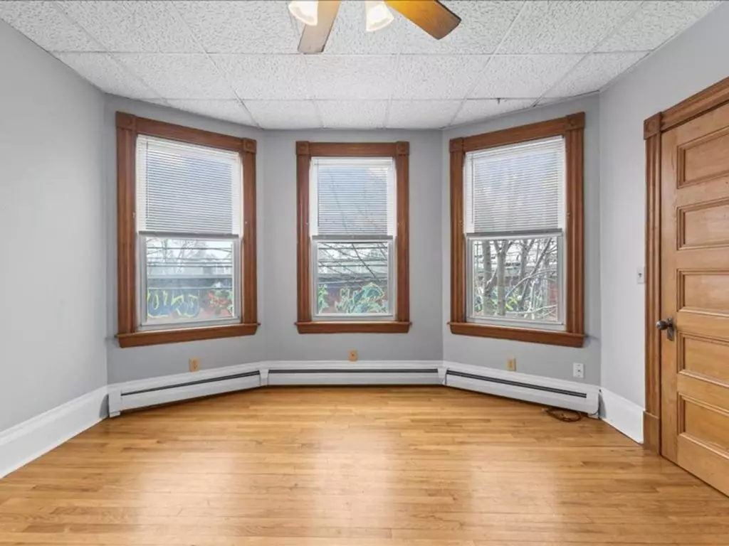 STUDIO APARTMENT – Burlington, VT AVAILABLE October 10th, 2026