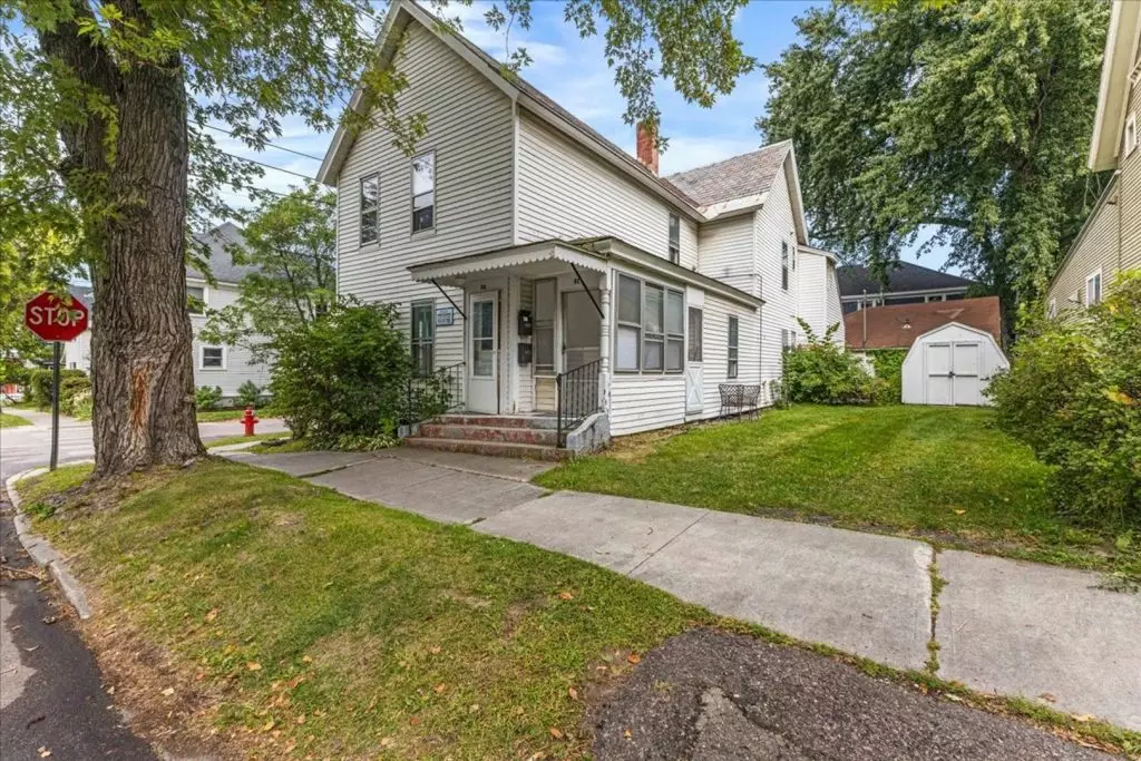 52B Howard St, Burlington, VT | 2 Bedroom Apartment in South End | Heat Included | Sept. 15 2026