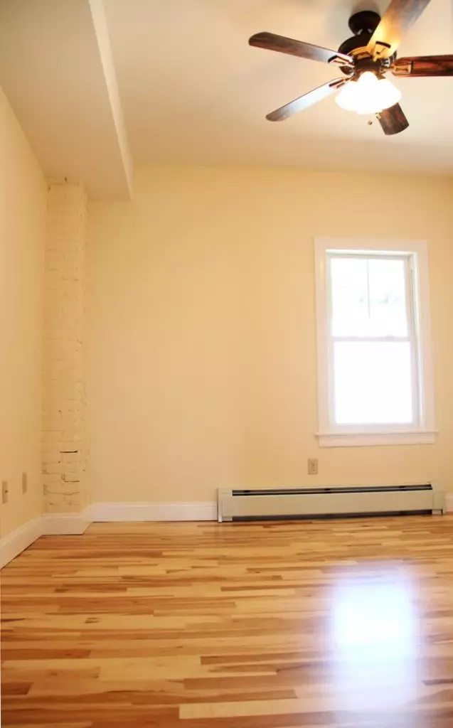 26 Cedar St – AVAILABLE NOW, SHORT-TERM ONLY