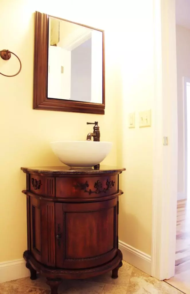 26 Cedar St – AVAILABLE NOW, SHORT-TERM ONLY