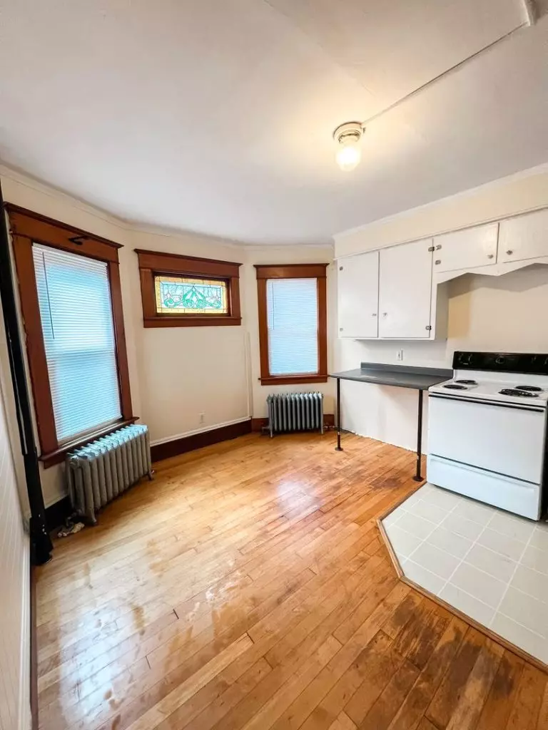 One Bedroom – 208 King St, Burlington VT – Available June 1, 2026