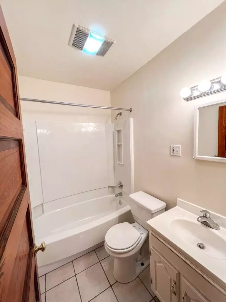 One Bedroom – 208 King St, Burlington VT – Available June 1, 2026