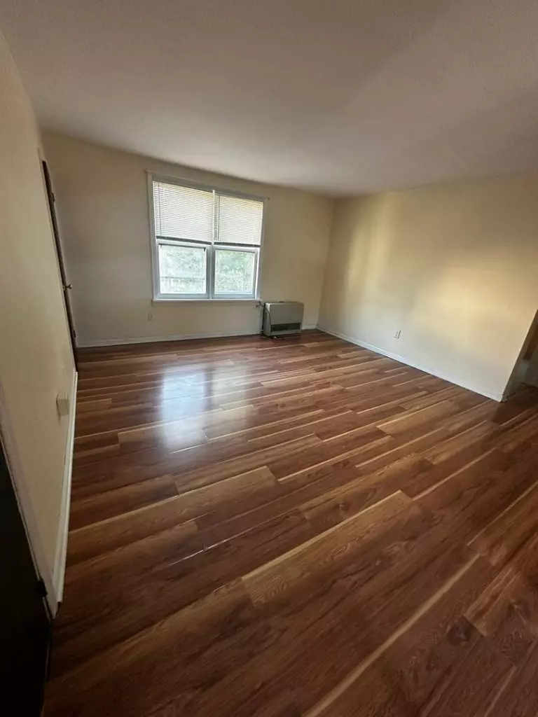 Two Bedroom with Parking – 207 S Union Street #11, Burlington – June 1, 2026
