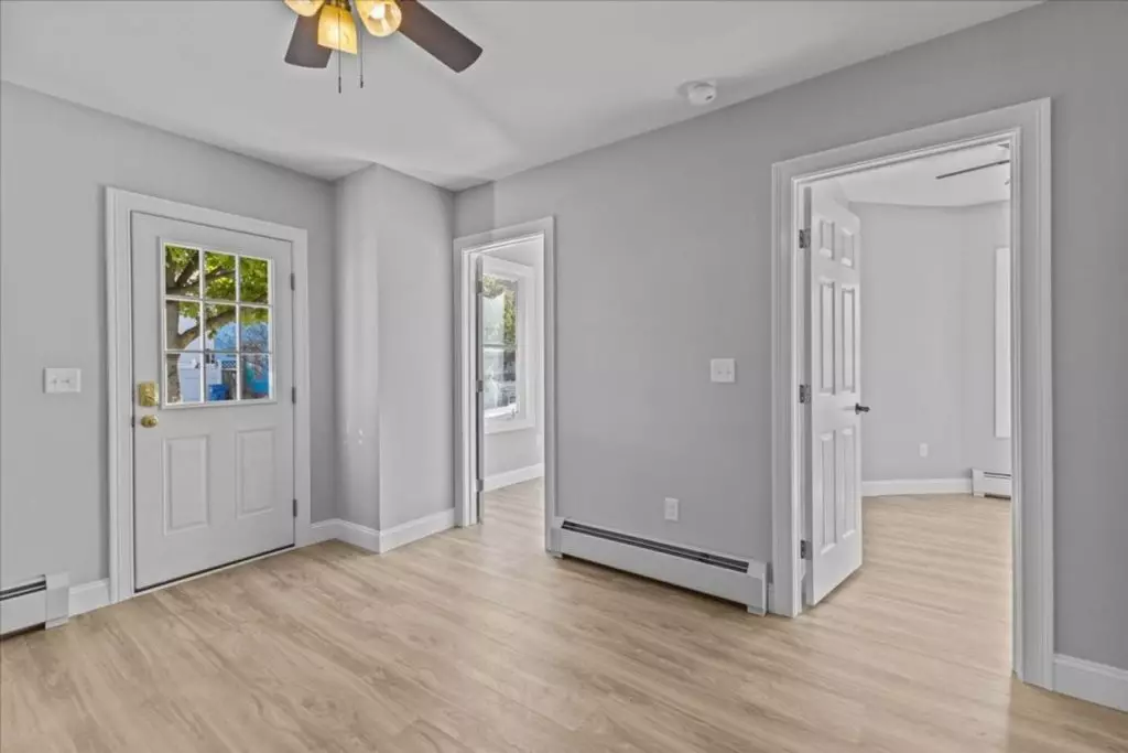 Newly Renovated 4 BDRM APT Available June 1st – Burlington VT