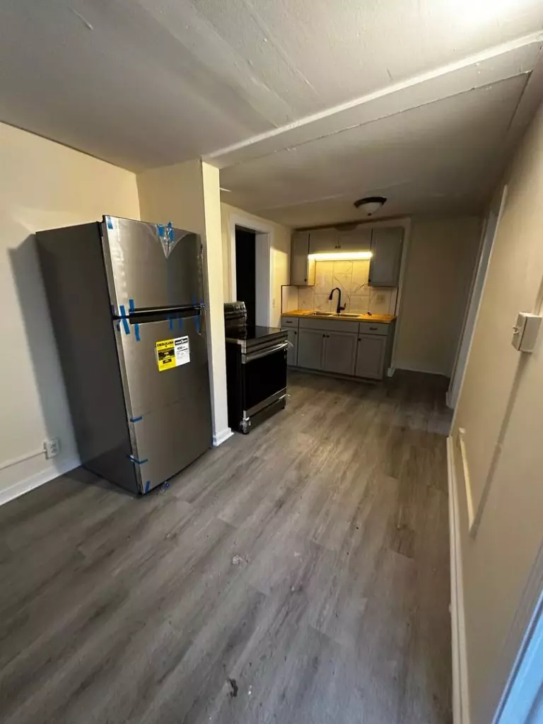 2 Bedroom + Office – Newly Renovated! – June 1st, 2026