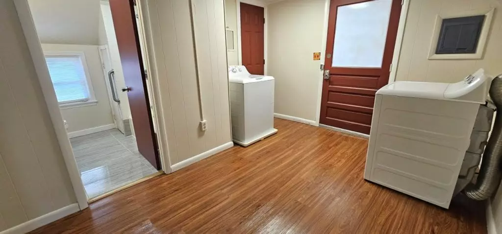 Spacious 2 bedroom available!