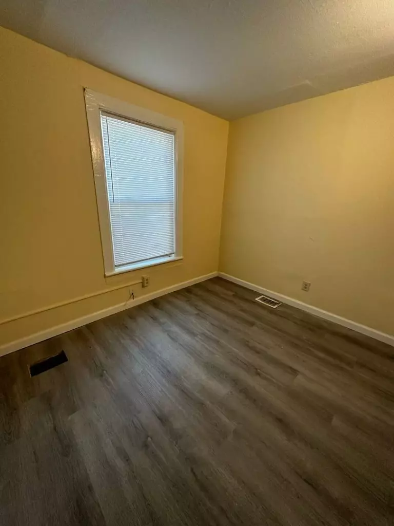 2 Bedroom + Office – Newly Renovated! – June 1st, 2026