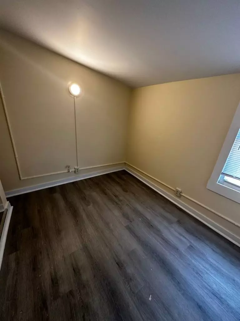 2 Bedroom + Office – Newly Renovated! – June 1st, 2026