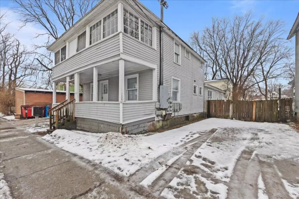 Three Bedroom Apartment Available January 1st, 2026
