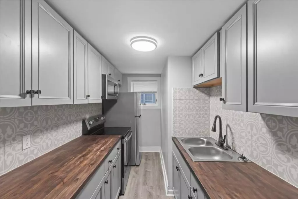 Three Bedroom Apartment Available January 1st, 2026