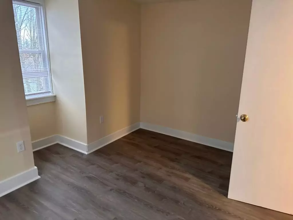 Newly Renovated 2 bedroom apartment