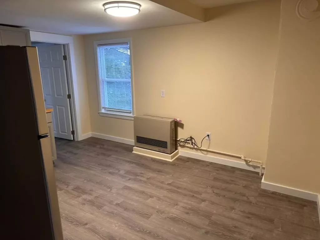 Newly Renovated 2 bedroom apartment