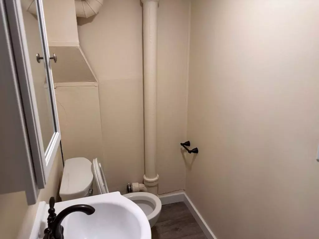 Newly Renovated 2 bedroom apartment
