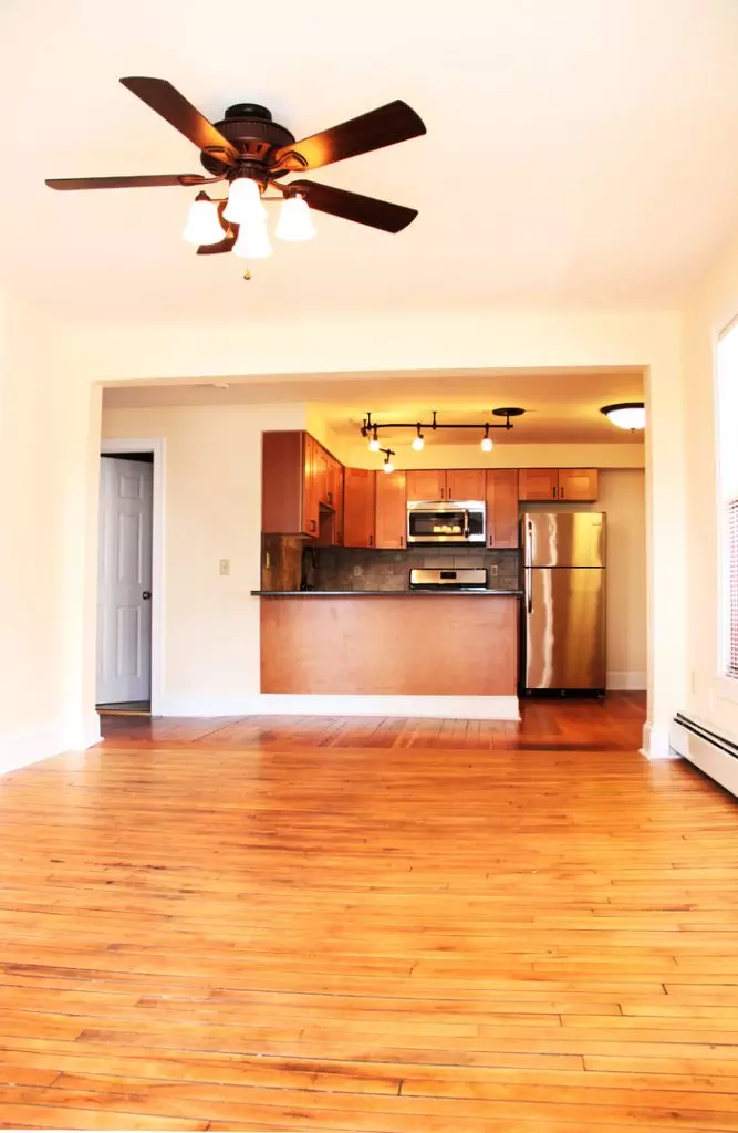 Updated 2 Bedroom w/ Laundry – 48 North Champlain #1, Burlington VT- June 1st 2026