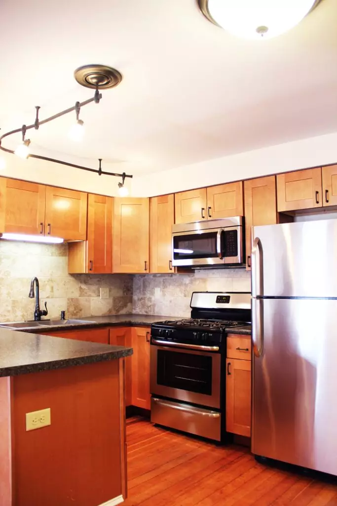 Updated 2 Bedroom w/ Laundry – 48 North Champlain #1, Burlington VT- June 1st 2026