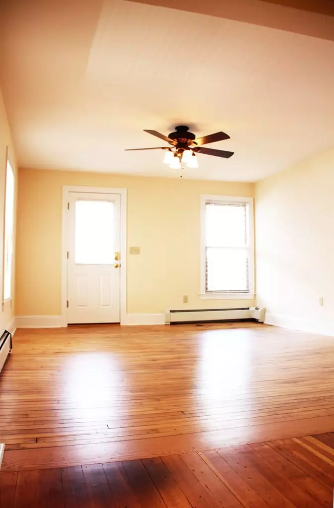 Updated 2 Bedroom w/ Laundry – 48 North Champlain #1, Burlington VT- June 1st 2026