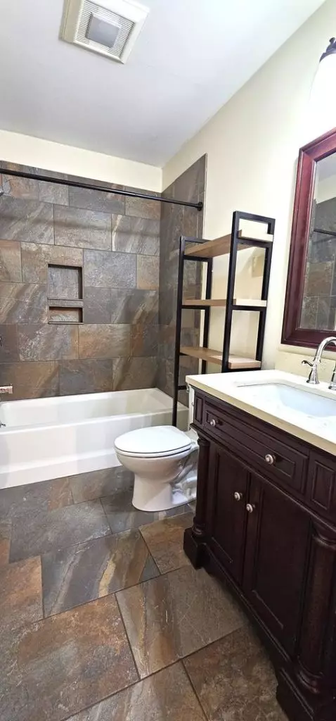 One bedroom available – Heat included!