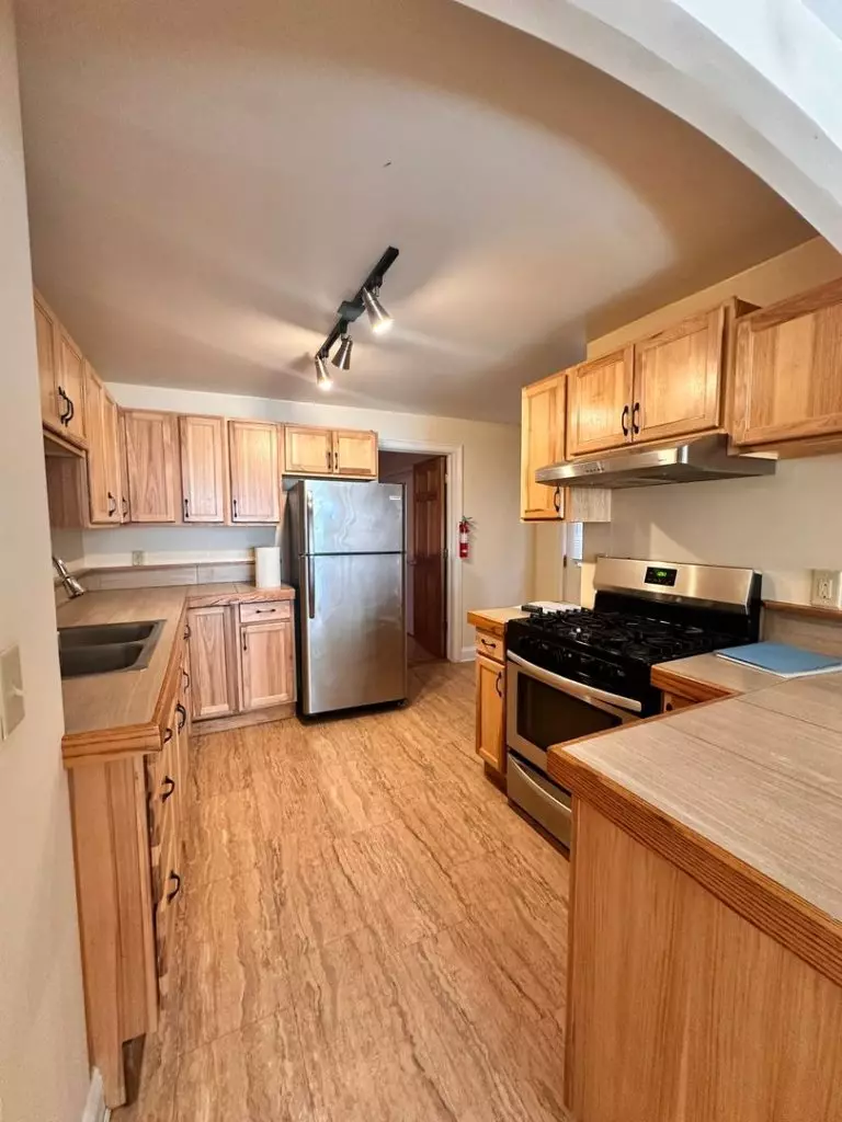 3 Bedroom in Burlington 86 Pitkin Street #1- June 1st, 2026