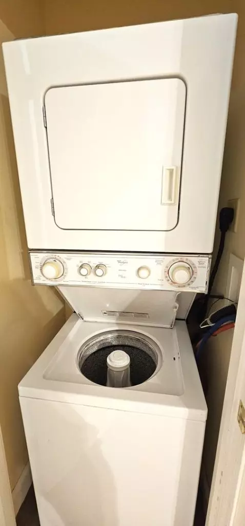 One bedroom available – Heat included!