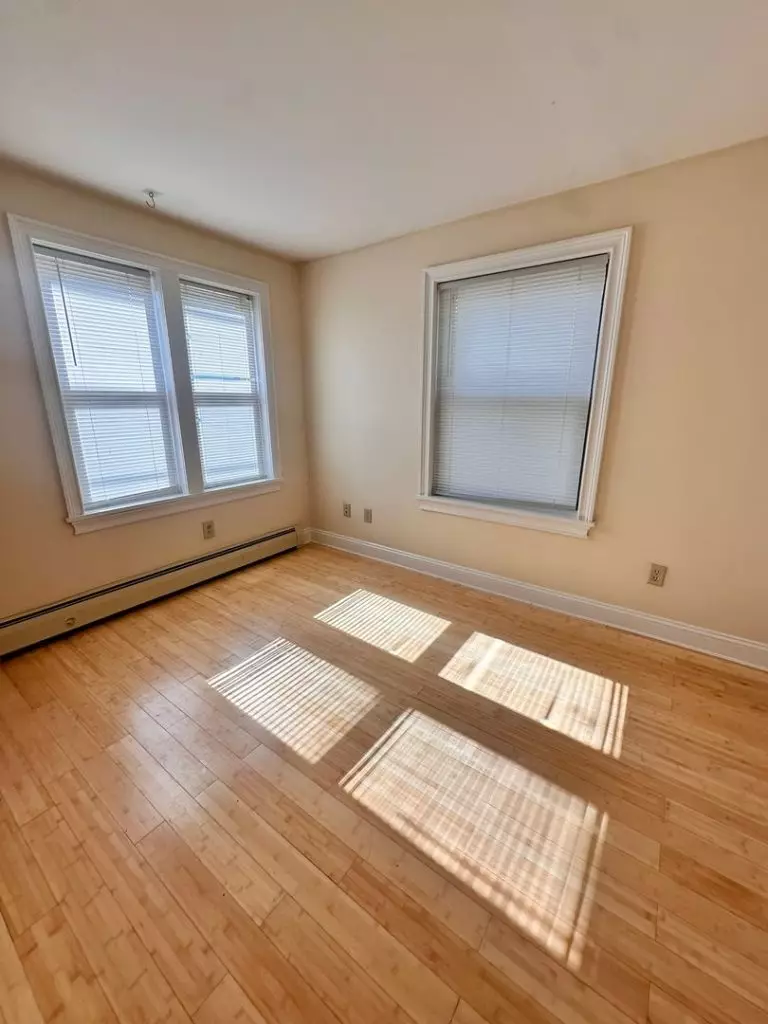 3 Bedroom in Burlington 86 Pitkin Street #1- June 1st, 2026