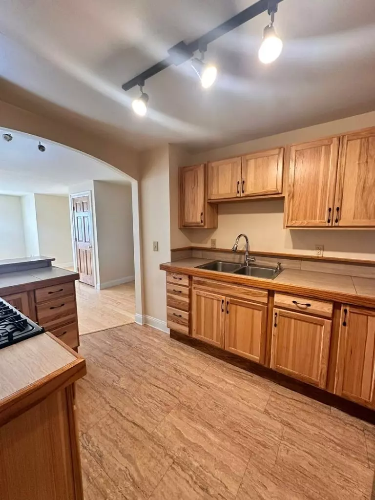 3 Bedroom in Burlington 86 Pitkin Street #1- June 1st, 2026