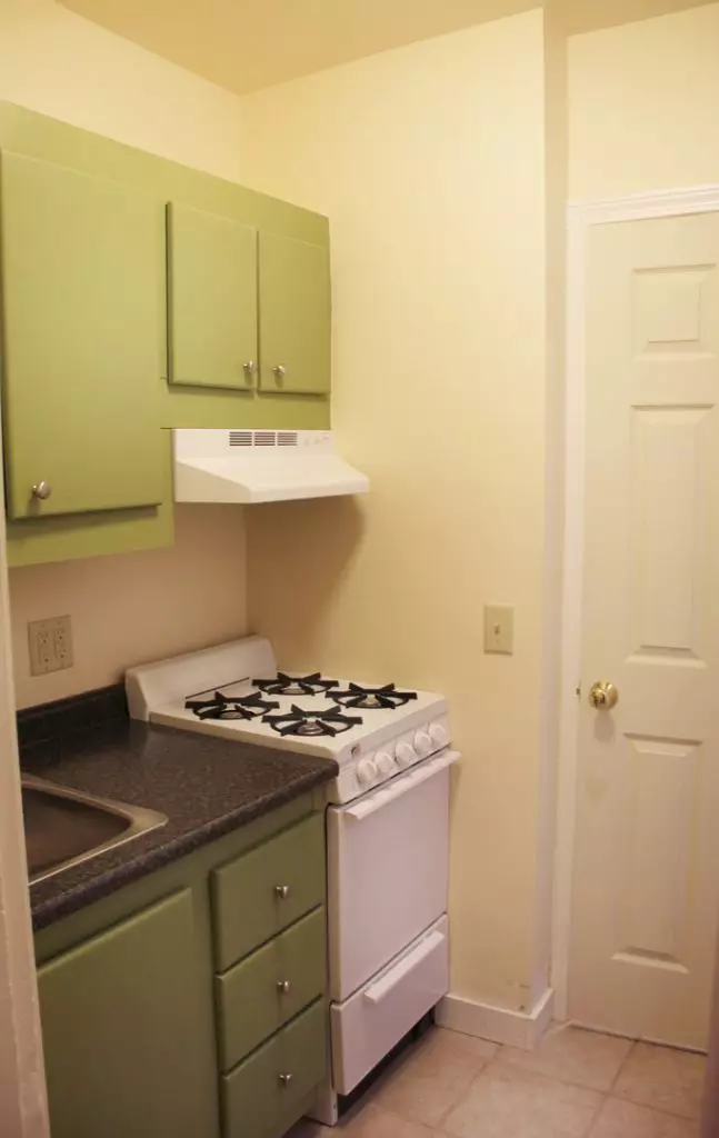 Studio with parking and laundry available close to downtown, Burlington VT!