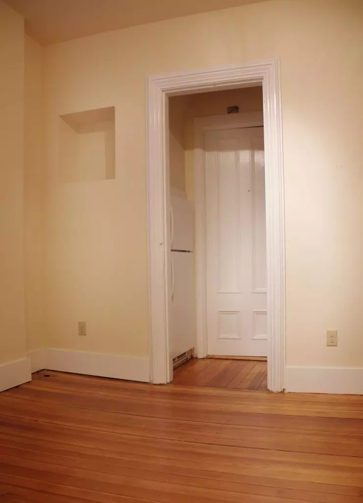Studio with parking and laundry available close to downtown, Burlington VT!