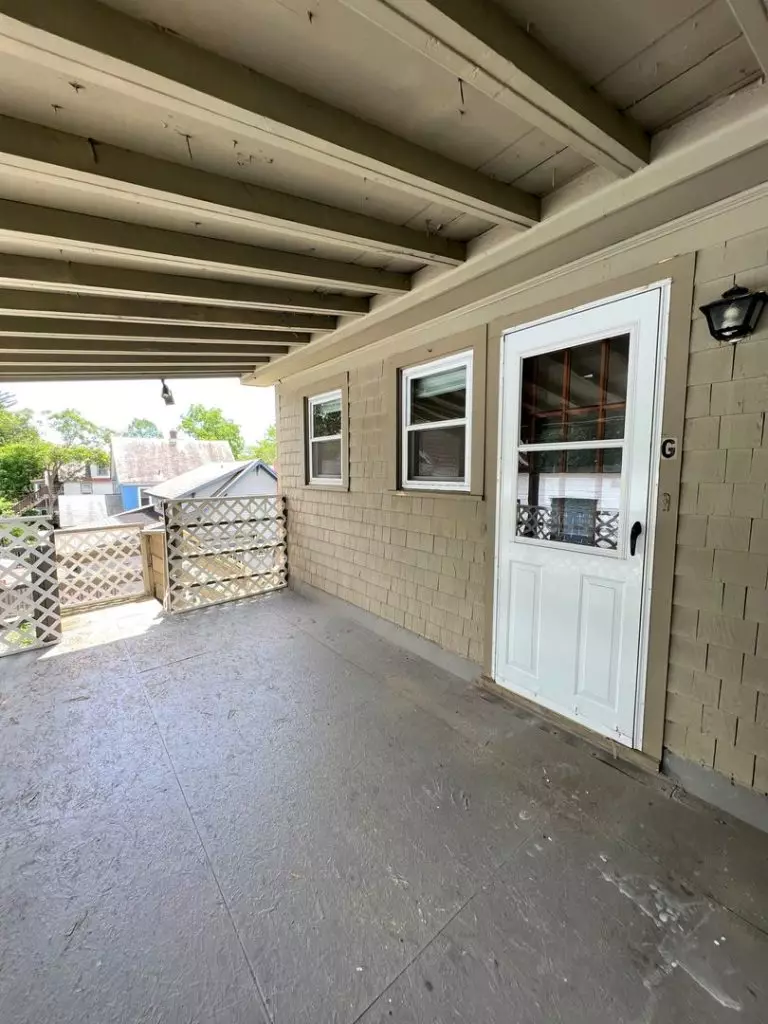 Spacious Studio in South End Burlington – Available June 1st!