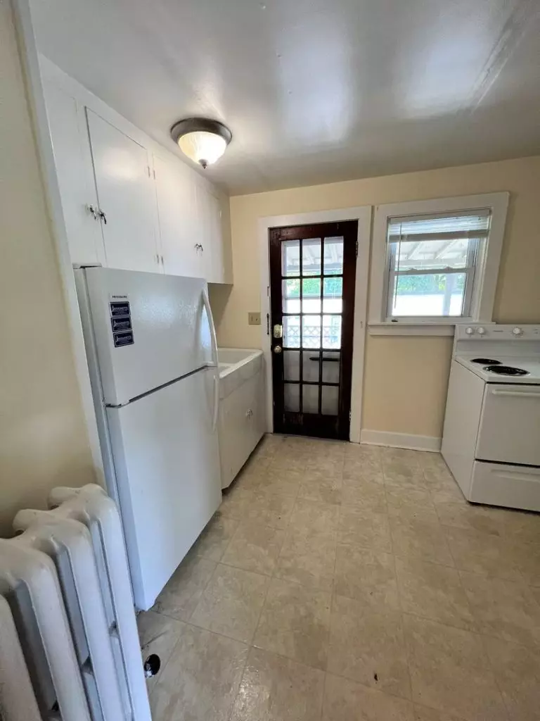 Spacious Studio in South End Burlington – Available June 1st!