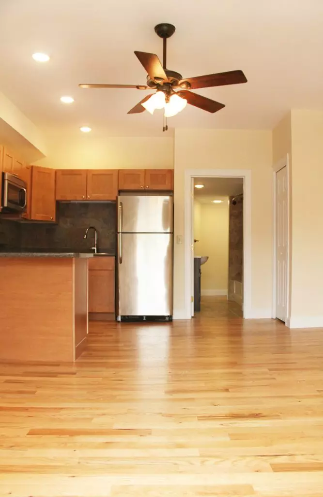 Studio with Laundry – 153 North Winooski Ave #10, Burlington VT – June 1st, 2026