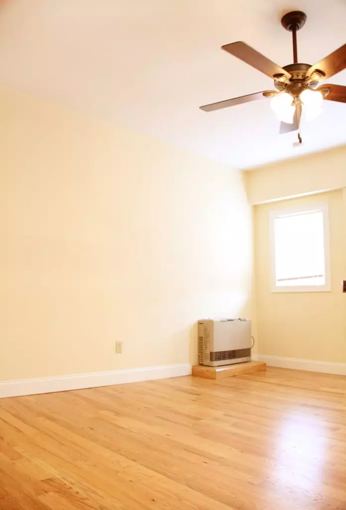 Studio with Laundry – 153 North Winooski Ave #10, Burlington VT – June 1st, 2026