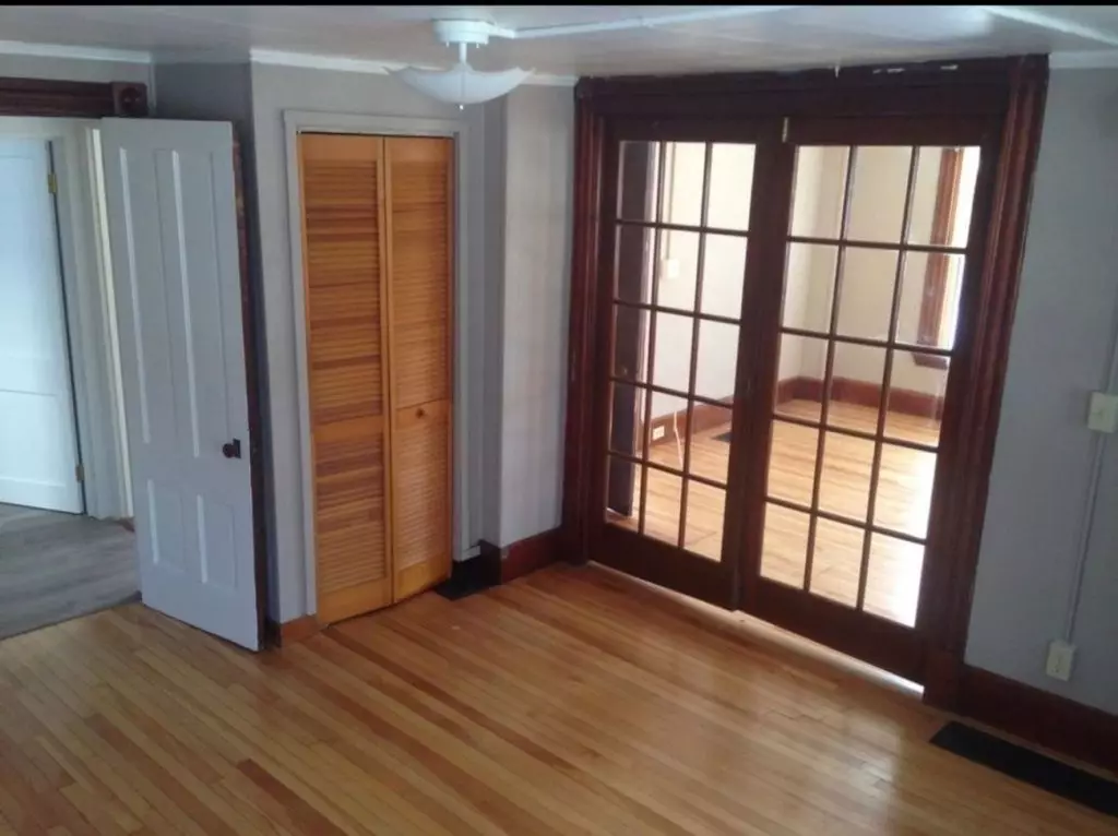 Charming 2-bedroom – 257 South Main Street in St. Albans