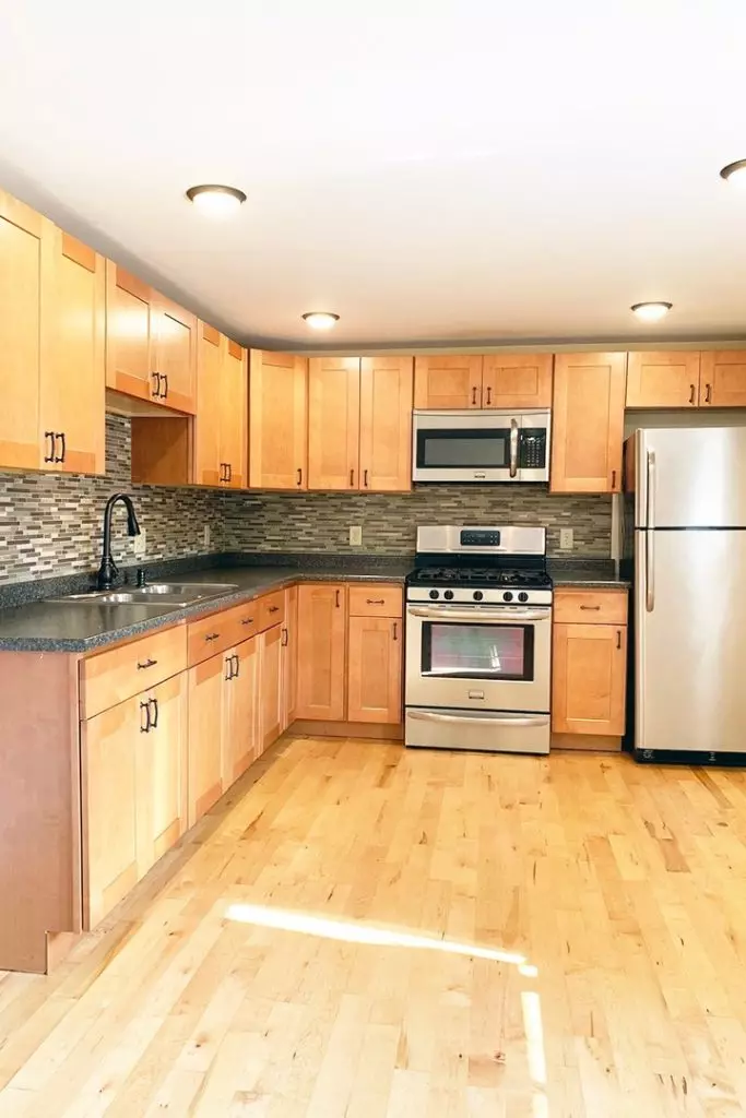 2 Bedroom with Laundry/Parking – 152A North Street, Burlington VT- June 1st, 2026