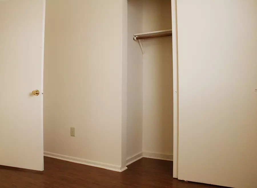 1 Bedroom with Parking – 100 North Street #3, Burlington VT – Available for July 1st, 2026!