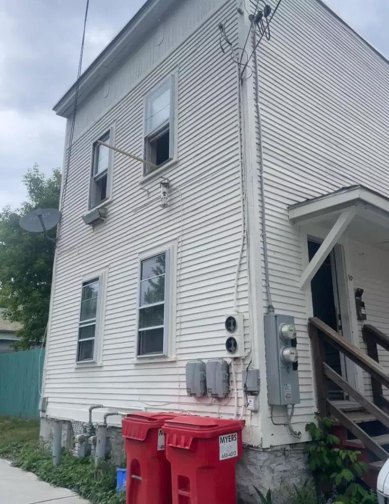 Newly-updated 2 bedroom in Burlington, 10 Rose St #2 – AVAILABLE JUNE 1st, 2026