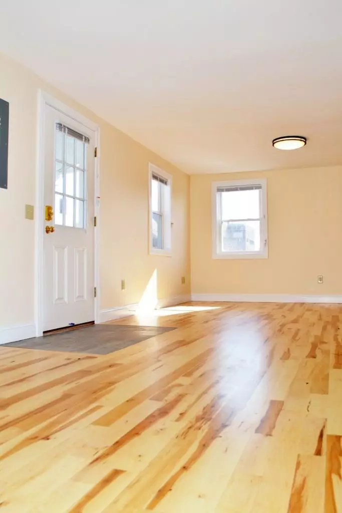 2 Bedroom w/ laundry + parking – 158A North Street, Burlington VT – June 1st, 2026