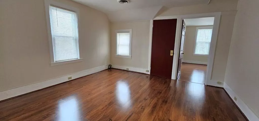 Spacious 2 bedroom available!